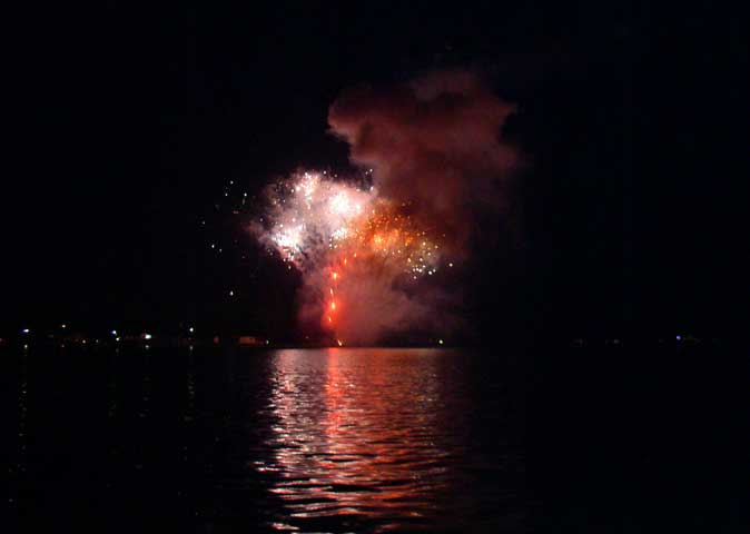 Lake Sinclair fireworks July 4, 2012