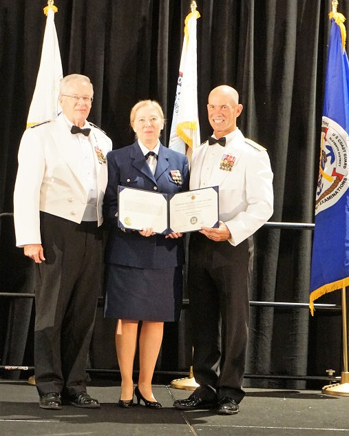 Linda Jones, Flotilla Commander recieved the Greenoff Inspiration Award at NACON 2018