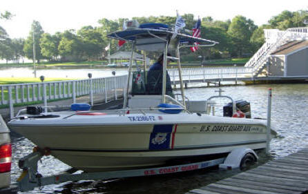 Picture of Coast Guard Auxiliary patrol boat.