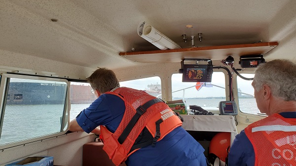 Flotilla 01 crew join 04 for Duluth-Superior harbor patrol