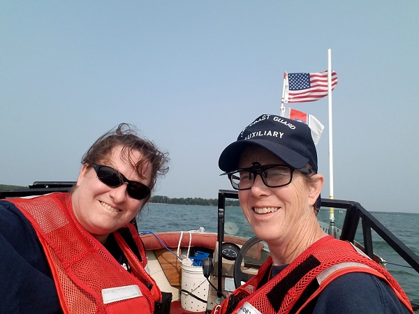 Crew from Flotilla 04 crews on facility from 05 at Leech Lake Regatta