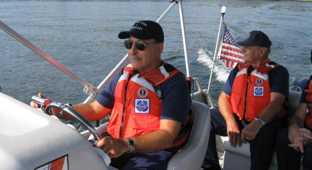 picture of two Members on patrol in Lake Hopatcong