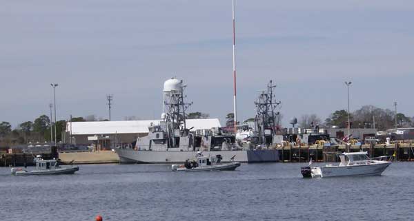 image of Coast Guard and Coast Guard Auxiliary boats during joint operations