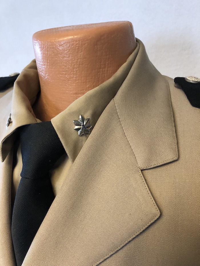 Uniform Service Dress Khaki 1969 collar pins view
