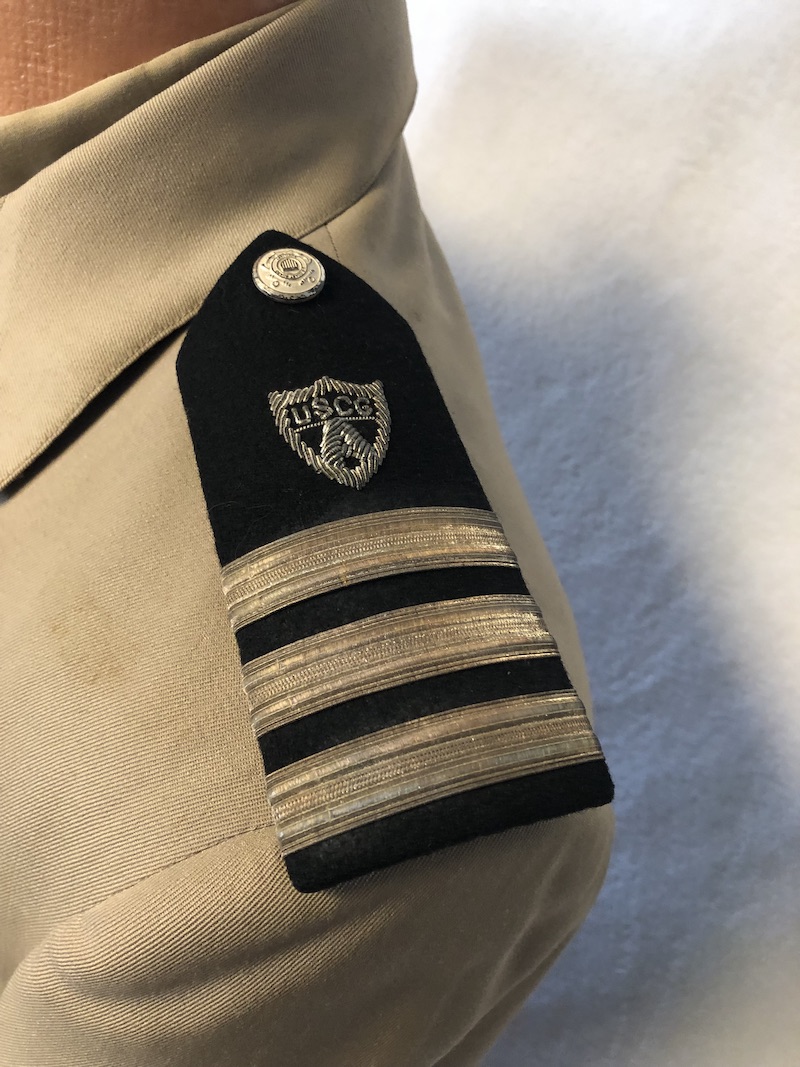 Uniform Service Dress Khaki 1969 shoulder board view